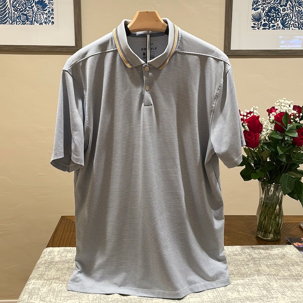 Men’s Nike Golf Victory polo, standard fit. Size M.